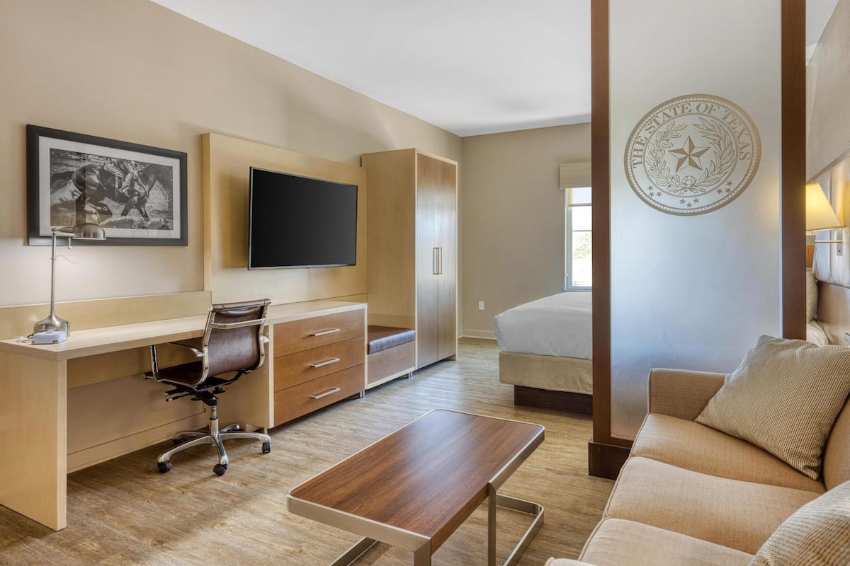 Suite, 1 King Bed, Non Smoking, Refrigerator & Microwave (Shower Only;with Sofabed) | Premium bedding, desk, laptop workspace, free WiFi