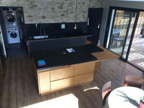 Fridge, microwave, oven, stovetop - LARGE HOUSE VERY CLOSE TO LAKE SANGUINET (Sanguinet)