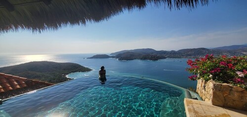 Luxury Home with Breathtaking Views in Zihuatanejo