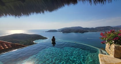 Luxury Home with Breathtaking Views in Zihuatanejo