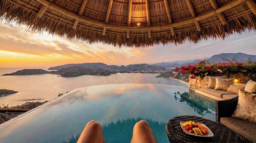Luxury Home with Breathtaking Views in Zihuatanejo