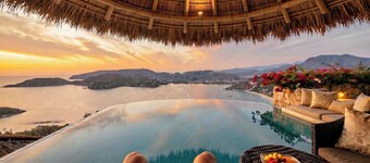 Luxury Home with Breathtaking Views in Zihuatanejo