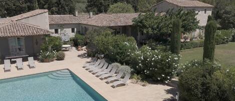 Piscine extérieure, piscine chauffée