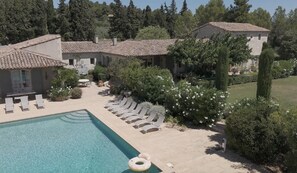 Outdoor pool, a heated pool - Amazing Villa in the heart of Provence (Paradou)