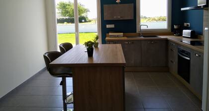 Vacation home near the sea in Créances