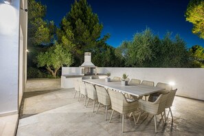 屋外ダイニングエリア