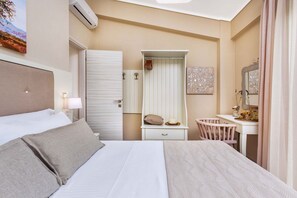 5 bedrooms, iron/ironing board, free WiFi