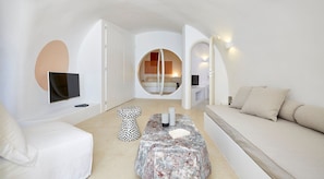 3 bedrooms, in-room safe, iron/ironing board, free WiFi