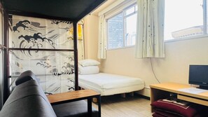 3 bedrooms, desk, iron/ironing board, free WiFi