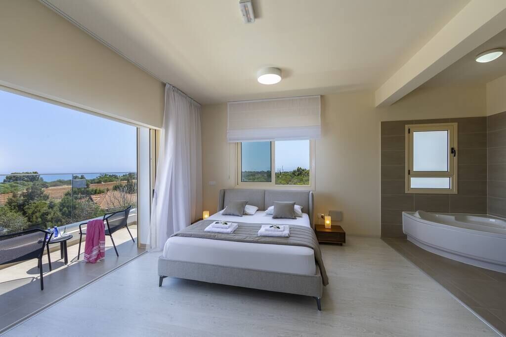 4 slaapkamers, een strijkplank/strijkijzer, reisbedje, wifi