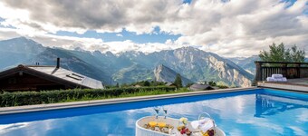 Chalet V with lift, heated pool and breathtaking views