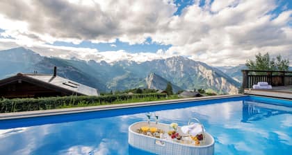 Chalet V with lift, heated pool and breathtaking views