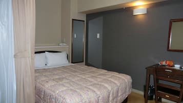 1 bedroom, desk, free WiFi, bed sheets