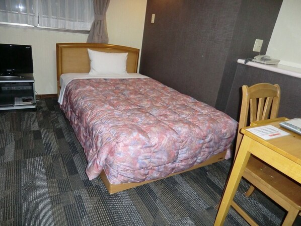 1 bedroom, desk, free WiFi, bed sheets