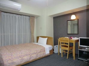1 bedroom, desk, free WiFi, bed sheets