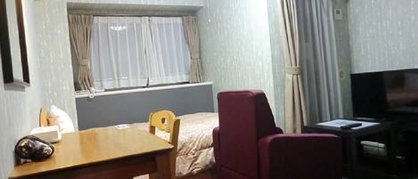 1 bedroom, desk, free WiFi, bed sheets