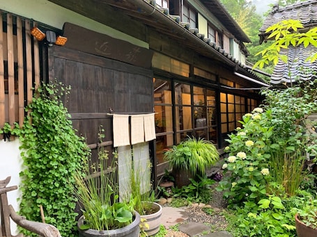 外観の詳細. 農泊「ちかはぎ空の家」KuuHouse2食付:Aプラン囲炉裏でジビエとテラスで朝食プラン / 西八代郡 山梨県