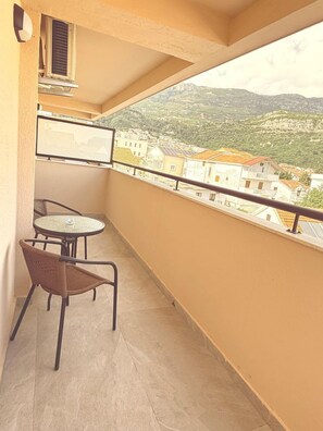 Apartment | Terrace/patio