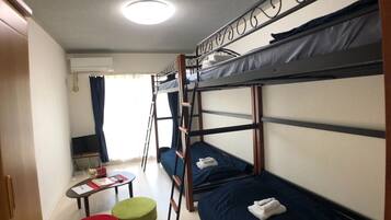 1 slaapkamer, een bureau, gratis wifi, beddengoed