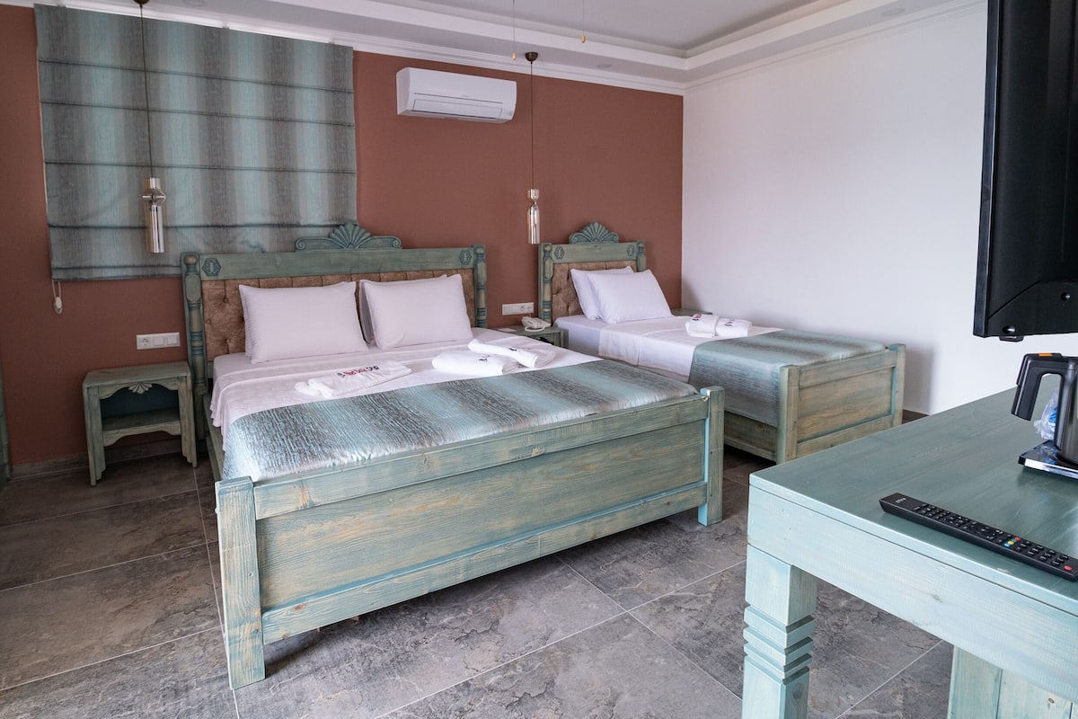 Luxe beddengoed, een minibar, een kluis op de kamer
