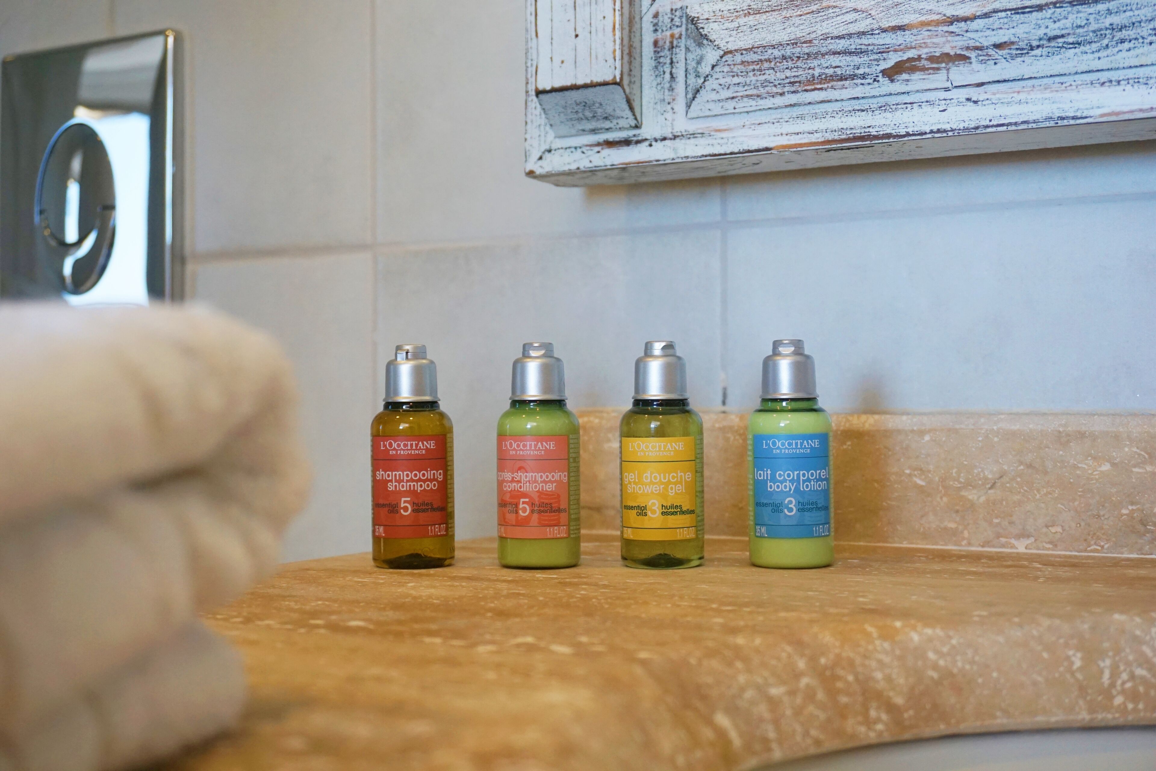 deluxe room, jetted tub, sea view | bathroom amenities | shower, rainfall showerhead, designer toiletries, hair dryer