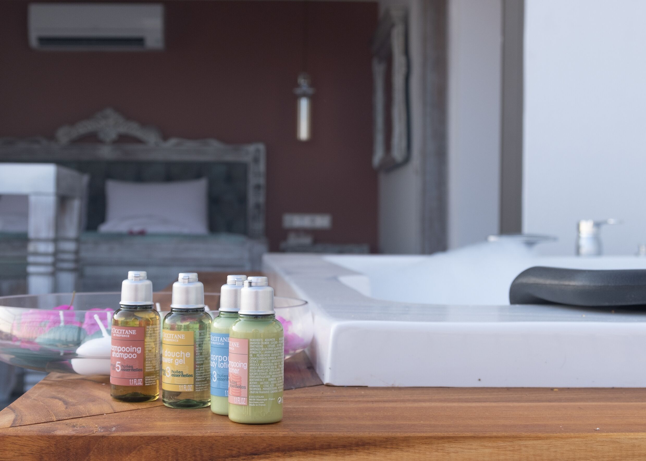 deluxe room, jetted tub, sea view | bathroom amenities | shower, rainfall showerhead, designer toiletries, hair dryer