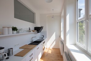 Plaque de cuisson, lave-vaisselle, cafetière/bouilloire