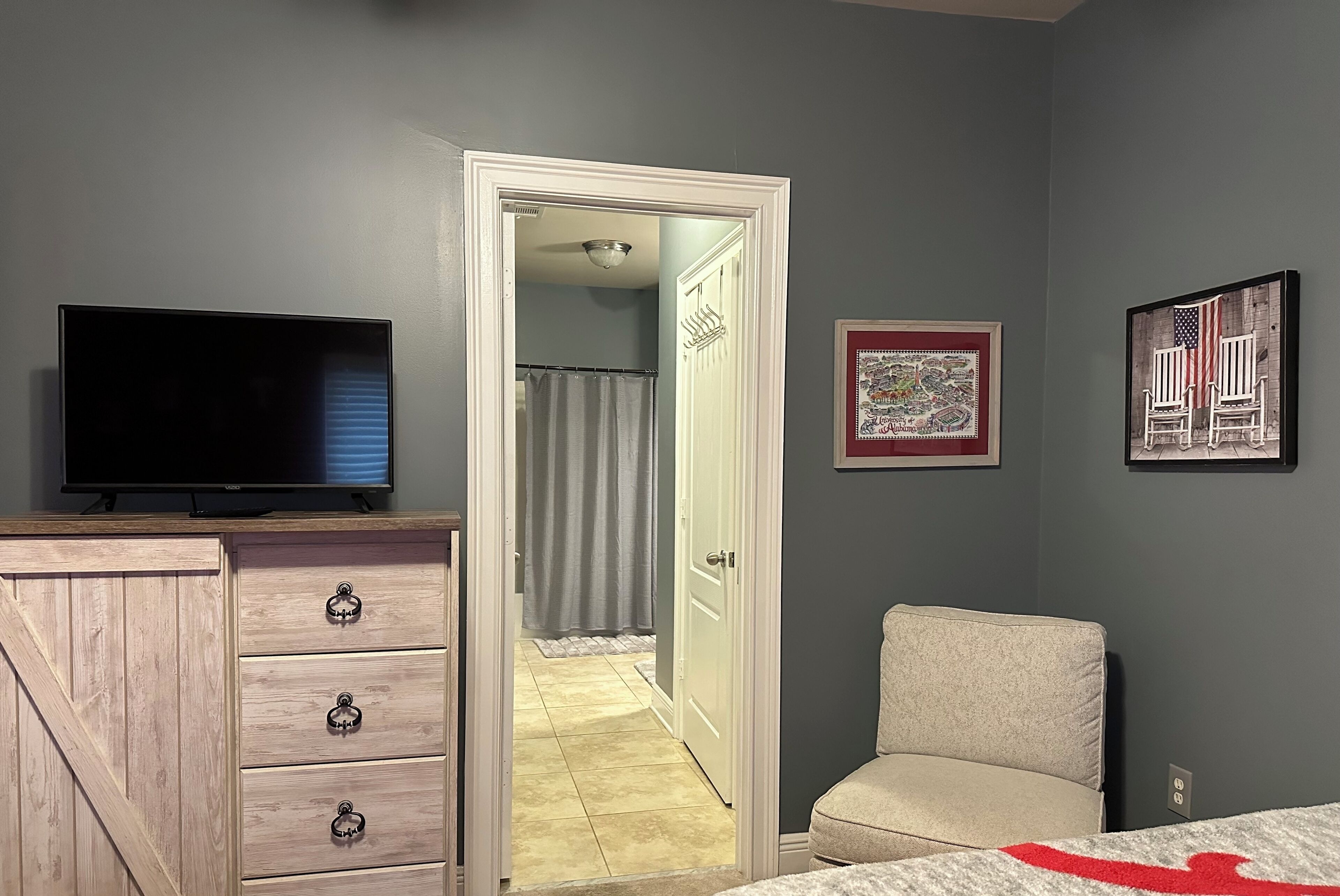 2 多间卧室、熨斗/熨衣板、免费 WiFi、床单