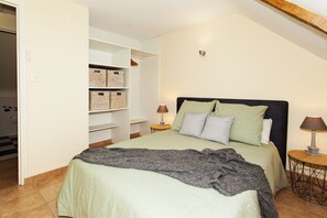 1 bedroom, iron/ironing board, WiFi, bed sheets