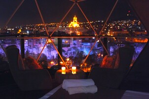 Glamping Ball on Roof top | Hypo-allergenic bedding, minibar, in-room safe, desk