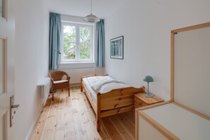 2 bedrooms, WiFi, bed sheets