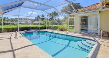 SUPERB LAKESIDE VILLA WITH PRIVATE HEATED POOL - NAPLES