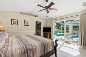 3 bedrooms, desk, iron/ironing board, travel crib