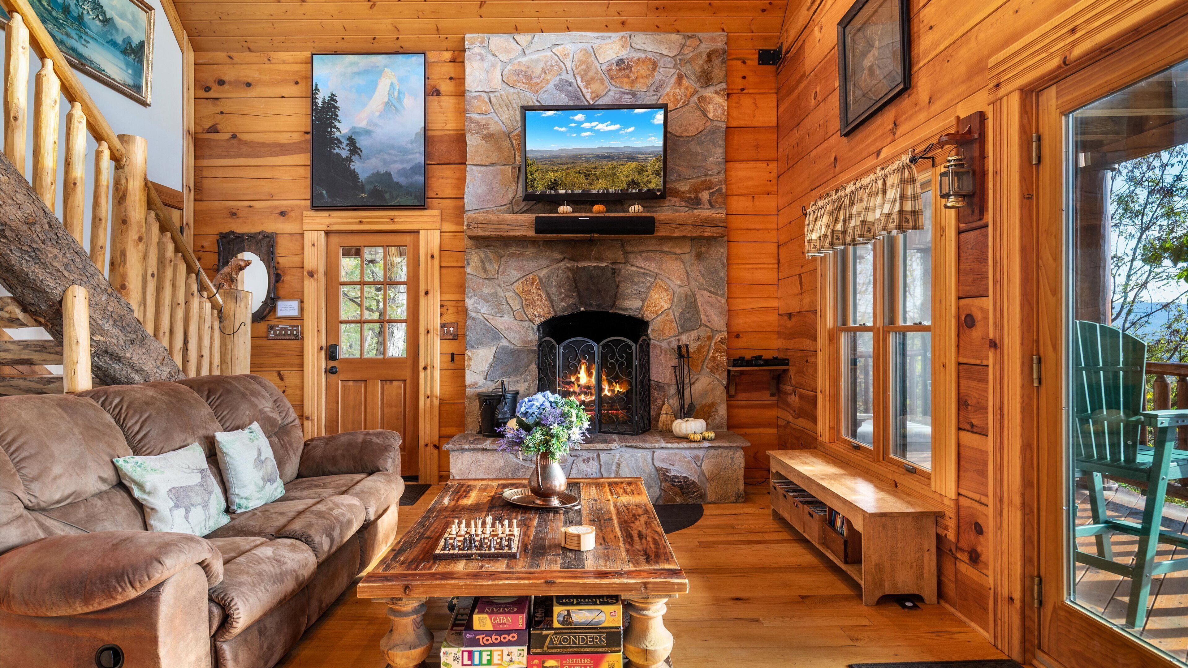 Smart TV, chimenea, reproductor de DVD y videoteca 