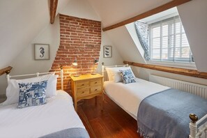 2 bedrooms, iron/ironing board, free WiFi, bed sheets - Host & Stay | Amber Cottage (Whitby)