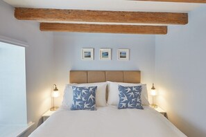 2 slaapkamers, een strijkplank/strijkijzer, gratis wifi, beddengoed