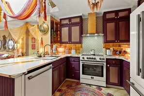 Private kitchen - Tilghman Beach 312 3 Bedroom Condo by RedAwning (North Myrtle Beach)