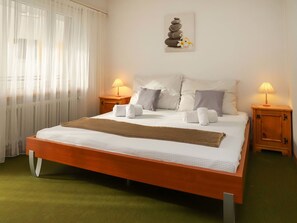 2 bedrooms, travel cot, free WiFi