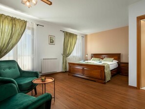 8 sovrum, strykjärn/strykbräda, resesäng och gratis wi-fi