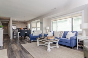 Una Smart TV, un reproductor de DVD