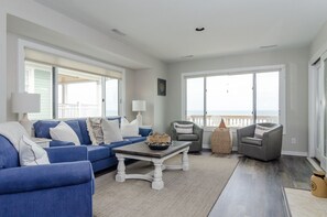 Una Smart TV, un reproductor de DVD