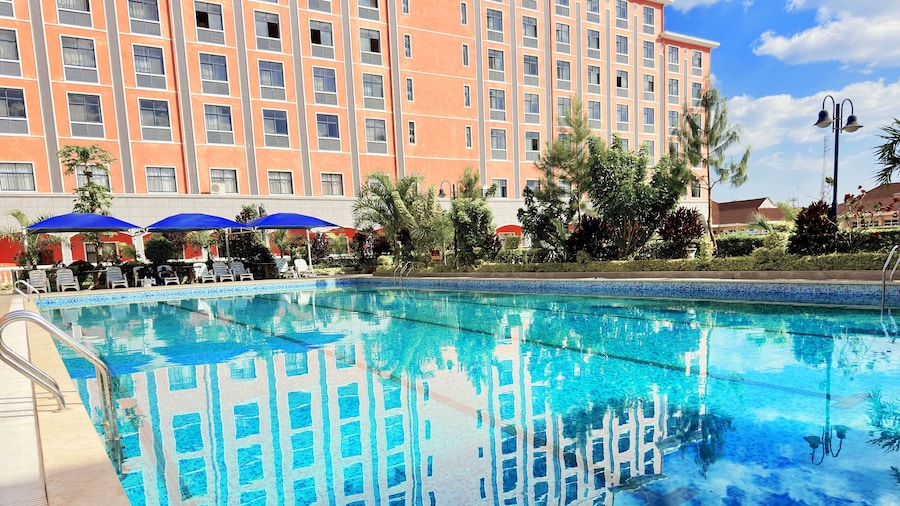 Golden Peacock Hotel Blantyre