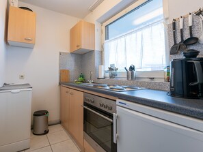 Kühlschrank, Mikrowelle, Ofen