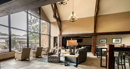 Luxury Breckenridge Condo; Ski in/Ski out; Shared Hot Tub/Pool/Bowling Alley