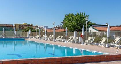 Apartment in Porto Recanati with 4 bedrooms sleeps 8