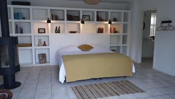 Comfort Room | 2 bedrooms, individually furnished, desk, laptop workspace