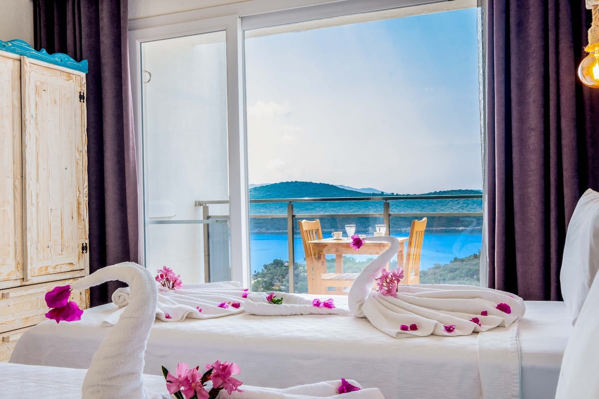 standard twin room, multiple beds, pool access, sea view | 2 bedrooms, premium bedding, minibar, individually decorated