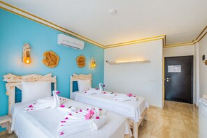 Premium bedding, minibar, individually decorated, individually furnished