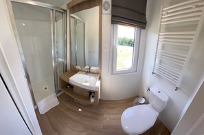 Luxury Cabin, 2 Bedrooms, Terrace, Lakeside | Bathroom | Shower, rainfall showerhead, hair dryer, towels