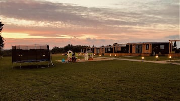 Área de juegos infantiles al aire libre